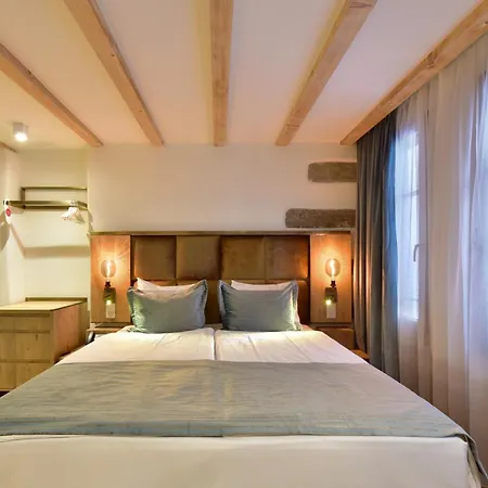 Rousseau Hotel