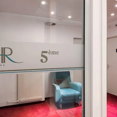 Rousseau 3*