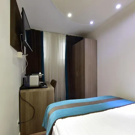 Hotel Rousseau